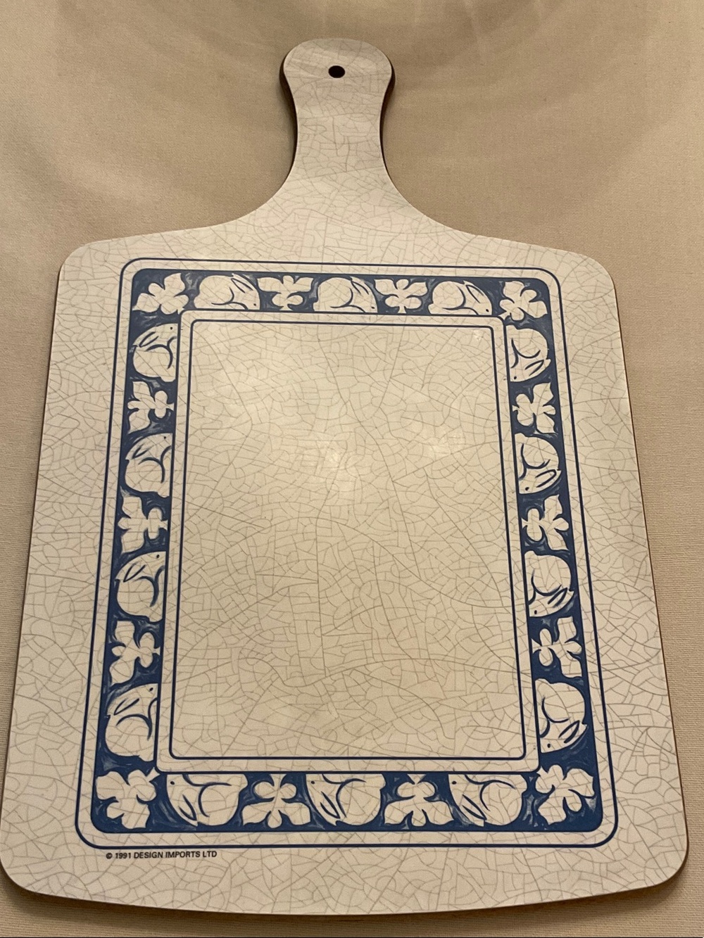 Dedham pottery design cutting board.1991 piece. Cond.fantastic.  See last pictur